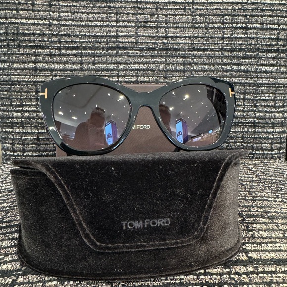 Tom Ford Cara 56mm Square Sunglasses 👓 - Picture 7 of 10